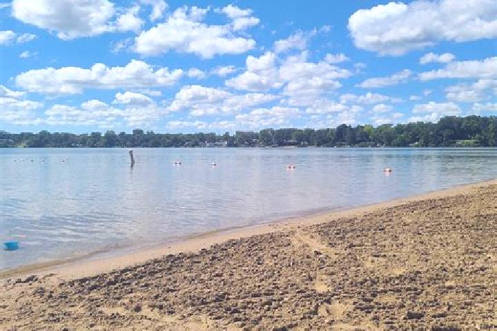 escort Round Lake Beach