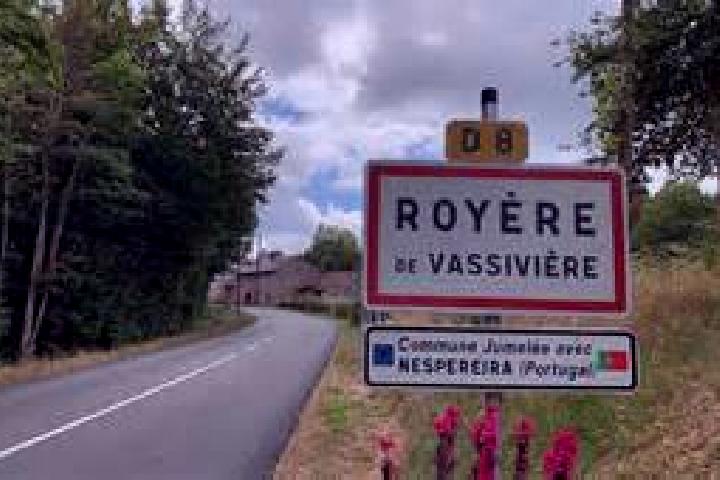 escort Royere-de-Vassiviere