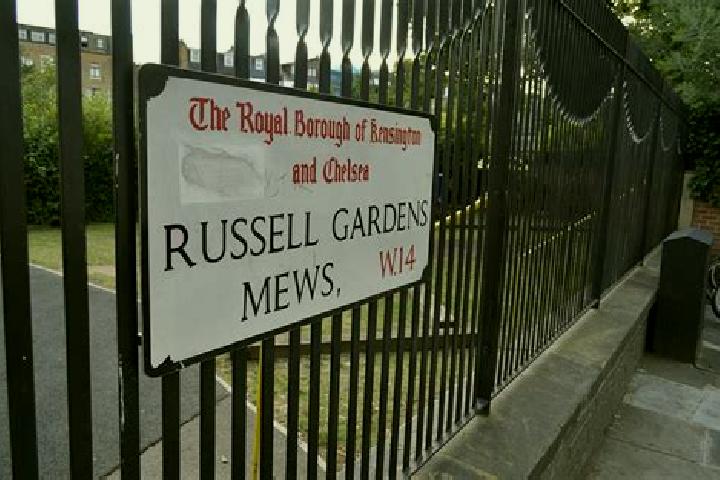 escort Russell Gardens