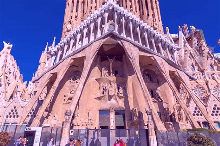 escort Sagrada Familia