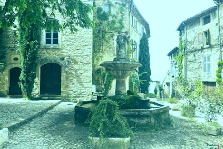 escort Saignon