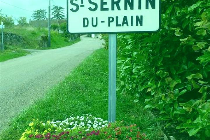 escort Saint-Sernin-du-Plain