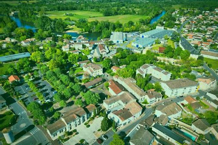 escort Saint-Seurin-de-Cursac
