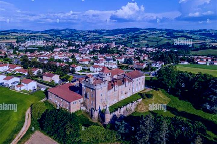 escort Saint-Symphorien-le-Chateau