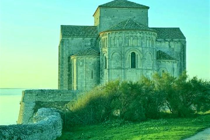 escort Sainte-Radegonde