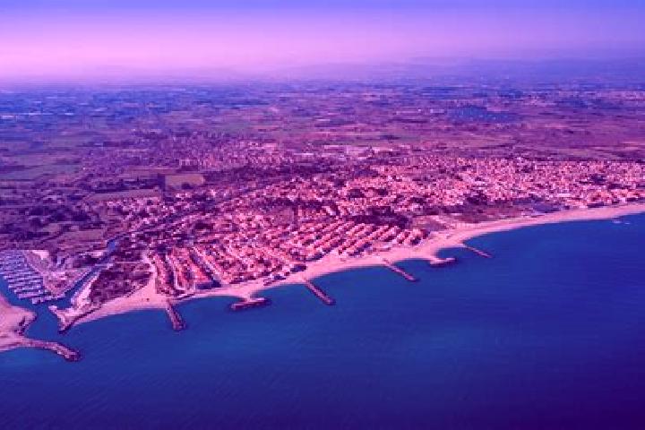 escort Saintes-Maries-de-la-Mer