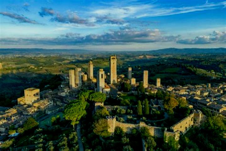 escort San Gimignano