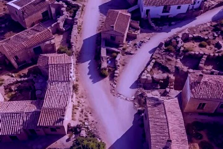 escort San Roman Village