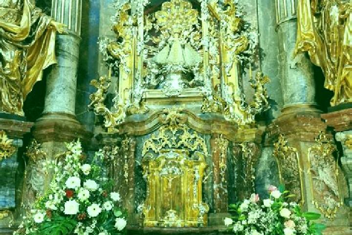escort Santo Nino de Praga