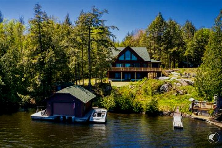 escort Saranac Lake