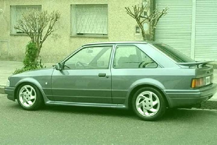 escort Sellye