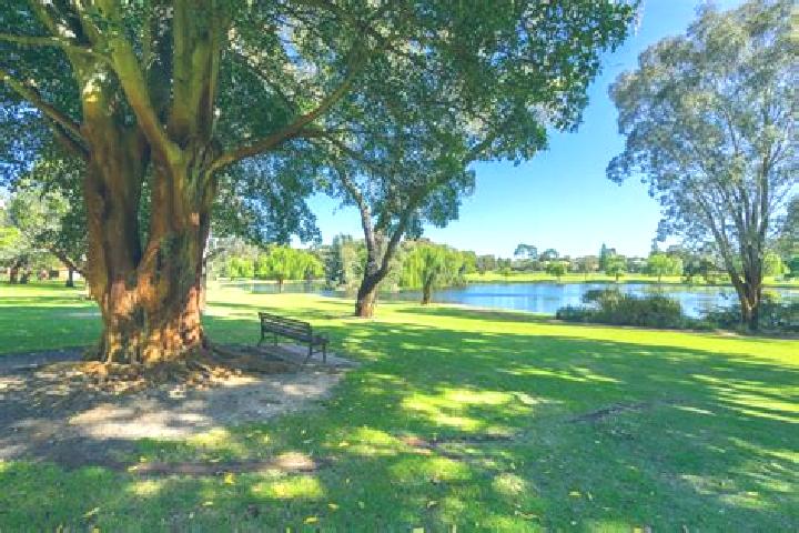 escort Shenton Park