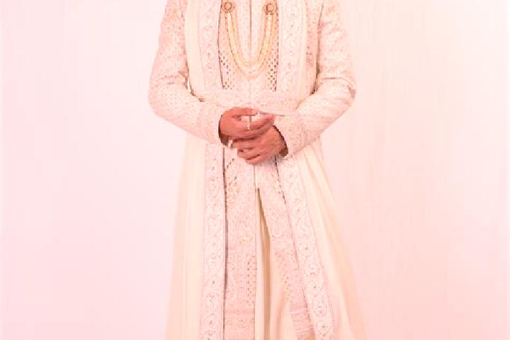 escort Sherwani-ye Bala