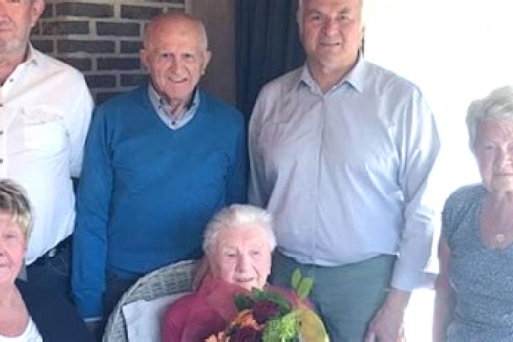 escort Sint-Maria-Lierde