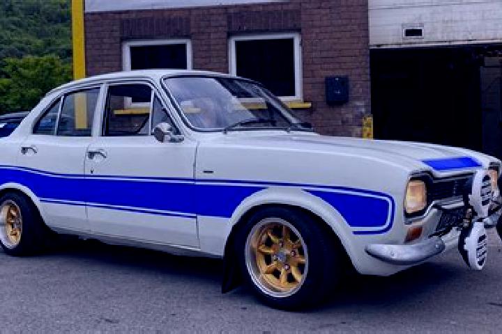 escort Sourgoubila