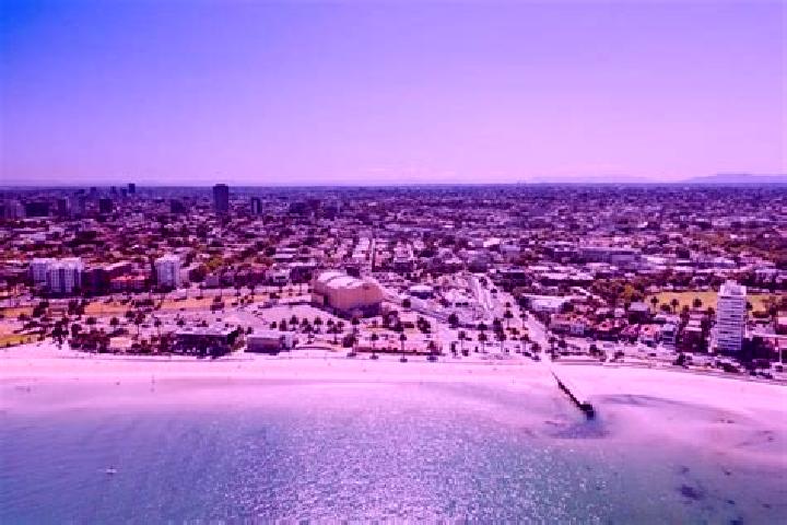 escort St Kilda East