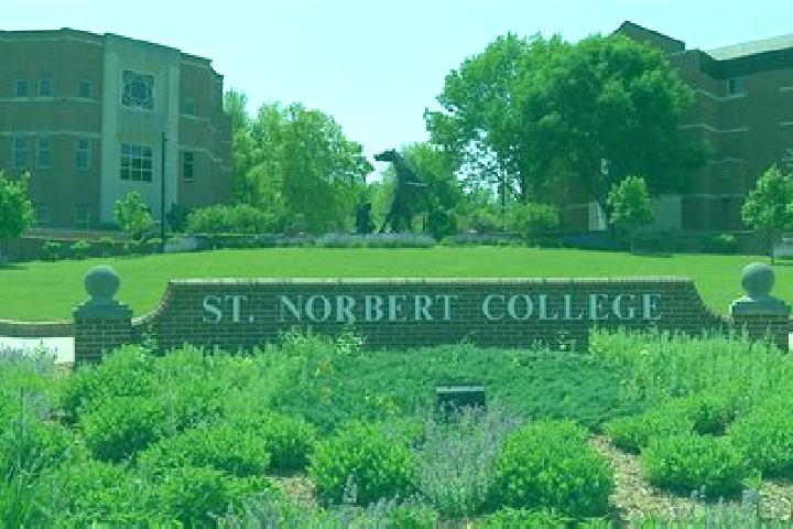 escort St. Norbert