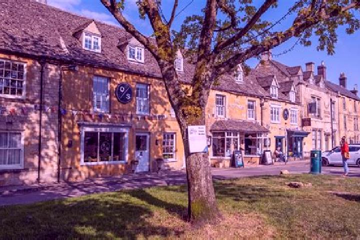escort Stow on the Wold