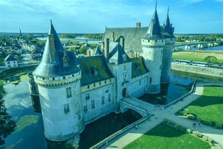 escort Sully-sur-Loire