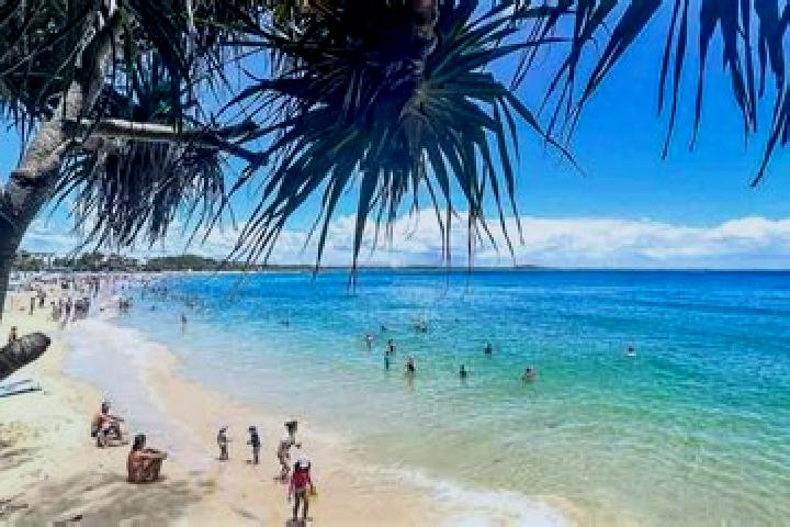 escort Sunshine Beach