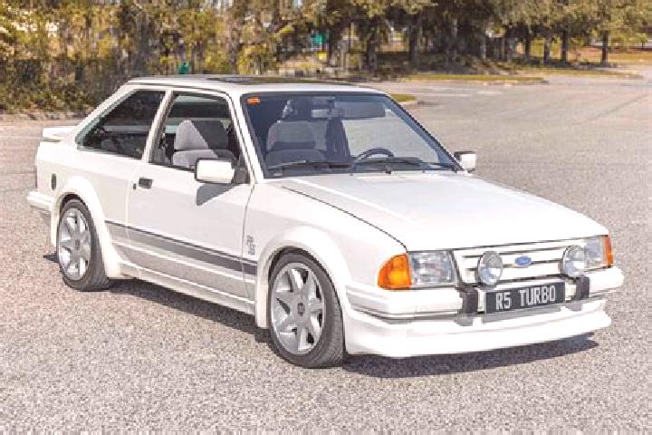 escort Susuman