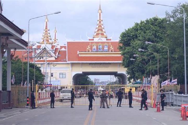 escort Ta Phraya