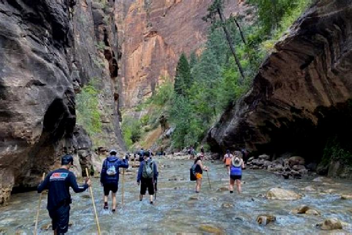 escort The Narrows