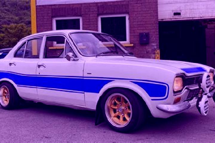 escort Tollembeek