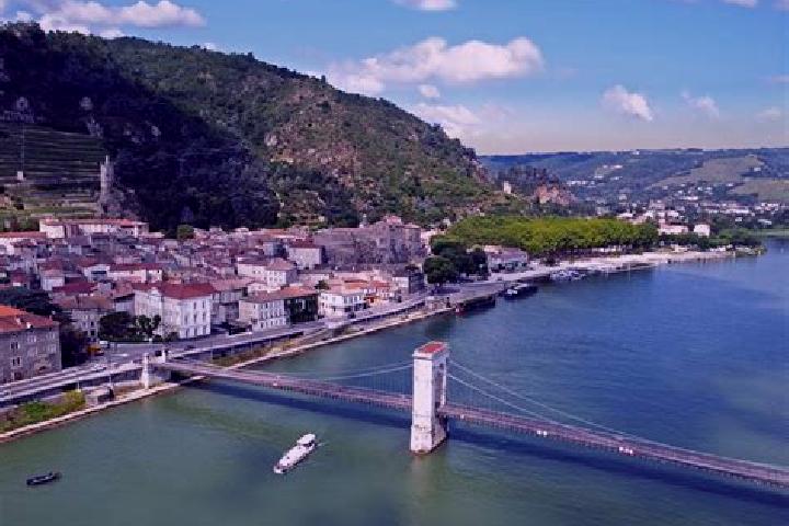 escort Tournon-sur-Rhone