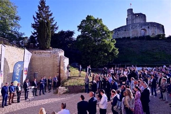escort Trie-Chateau