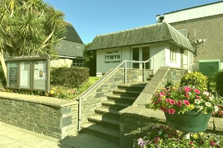 escort Tywyn