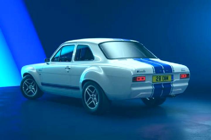escort Ukaly