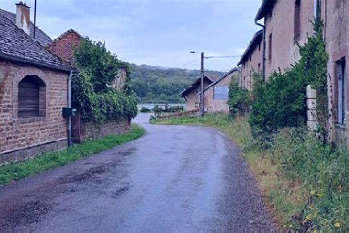 escort Ully-Saint-Georges