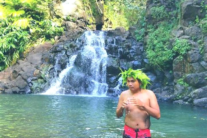 escort Upper Kalihi Valley