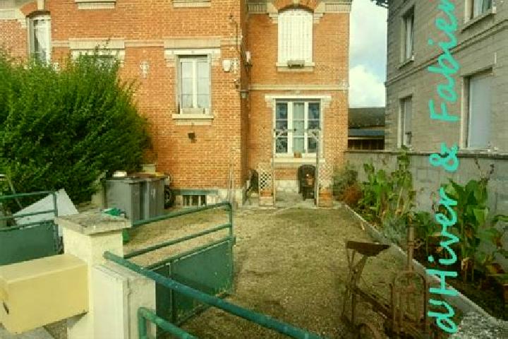 escort Vailly-sur-Aisne