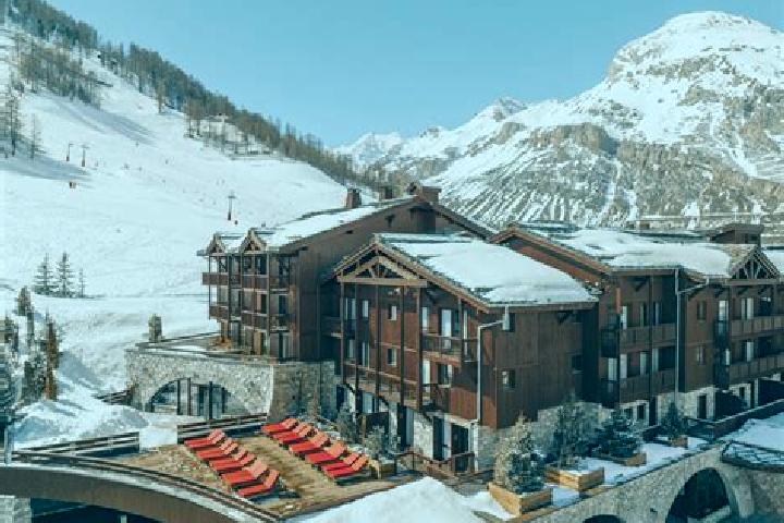 escort Val-d Isere