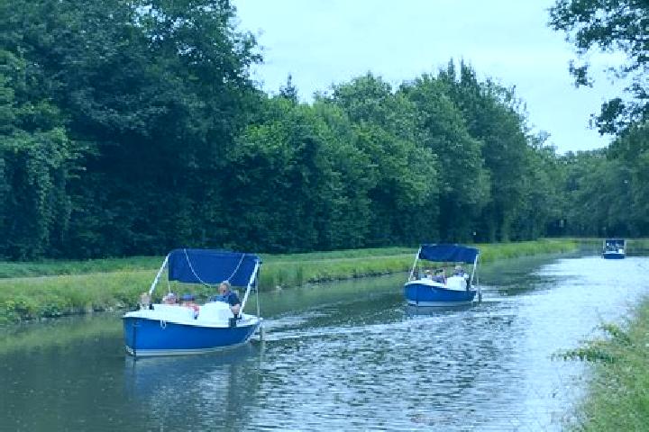 escort Vallon-en-Sully