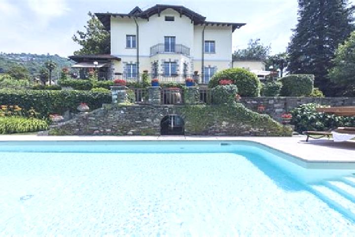 escort Villa Angela