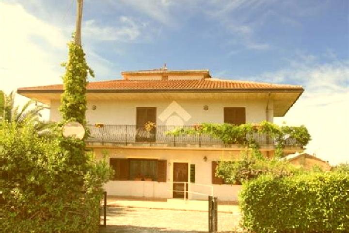 escort Villa Caldari