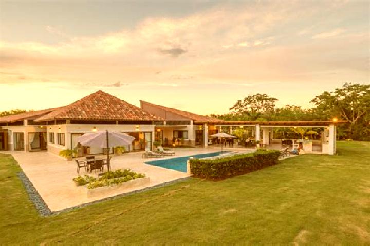 escort Villa Canas