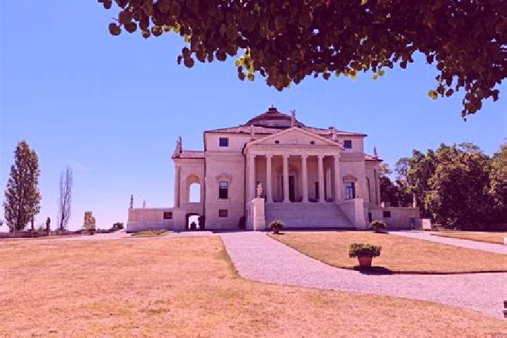 escort Villa Fontana