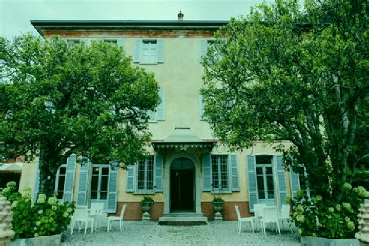 escort Villa Regina
