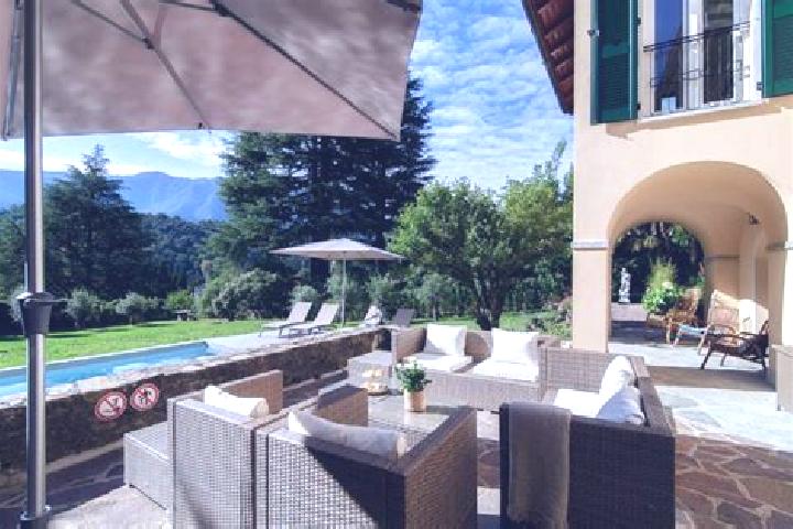escort Villa Riva