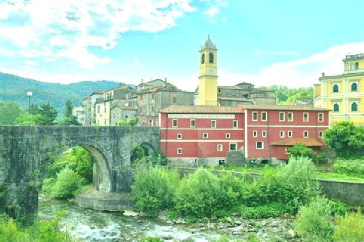 escort Villafranca in Lunigiana
