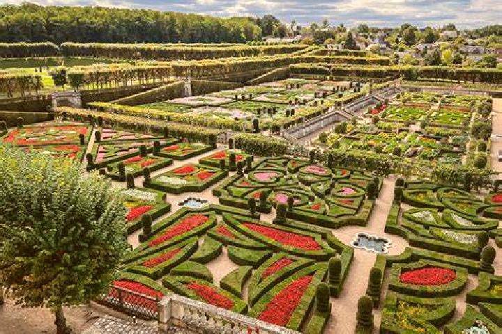 escort Villandry