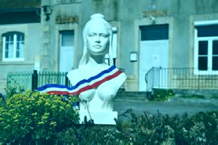 escort Villeneuve-Saint-Denis