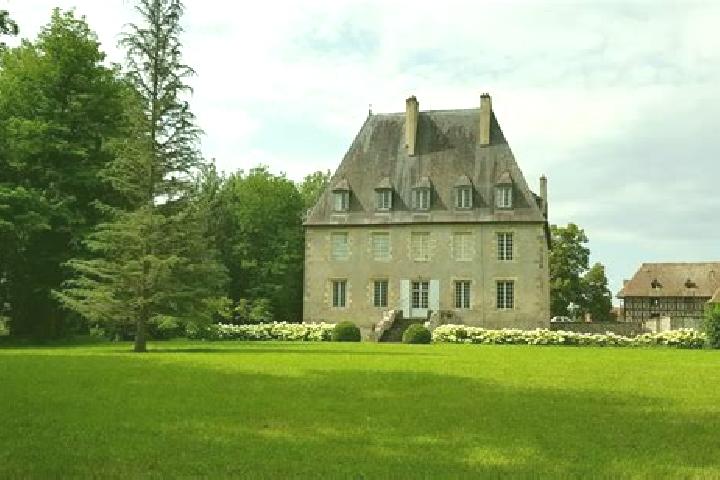 escort Villeneuve-sur-Allier
