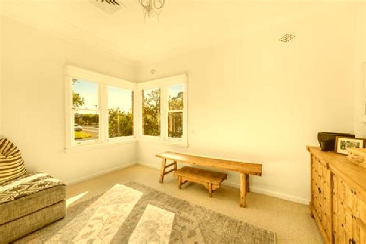 escort West Wollongong