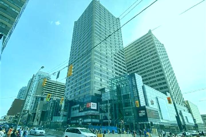 escort Yonge-Eglinton