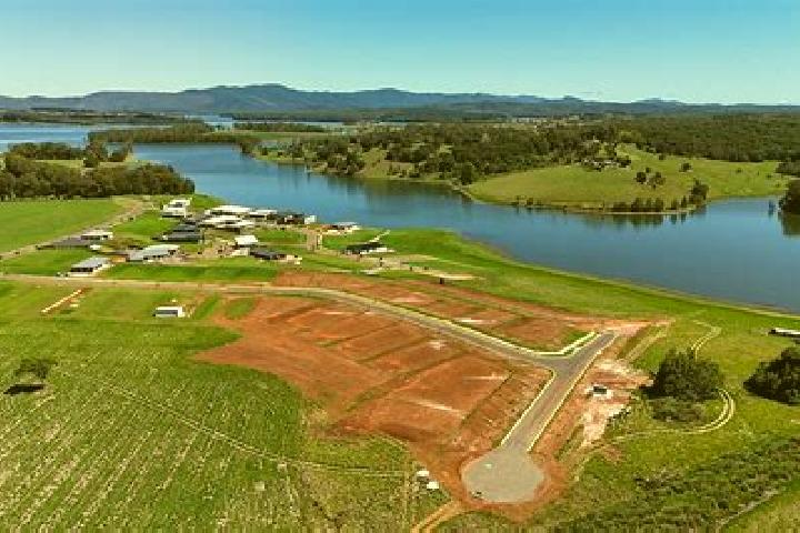 escort Yungaburra